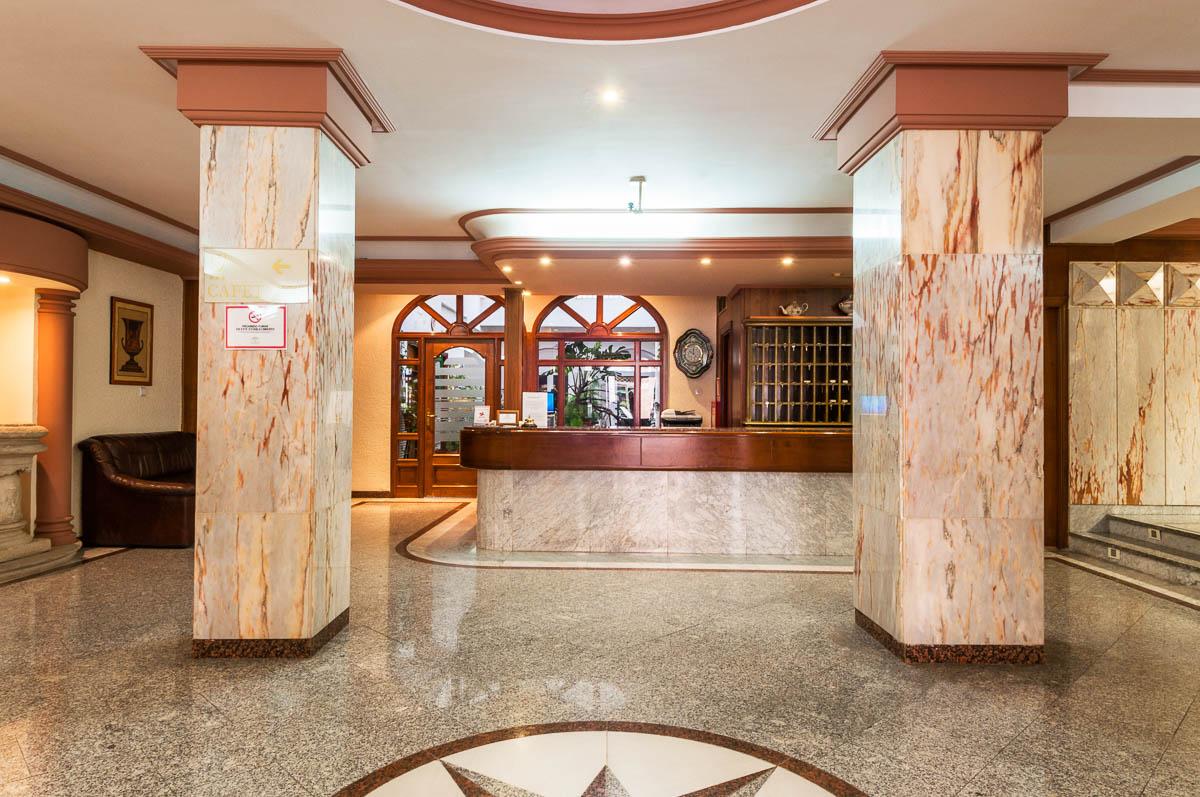 Hotel Victoria Linares  Zewnętrze zdjęcie
