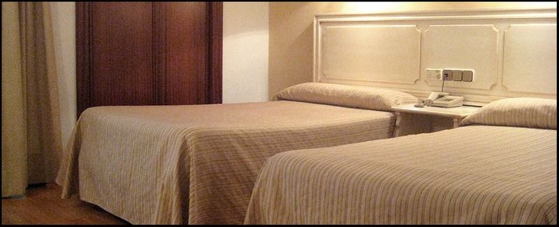 Hotel Victoria Linares  Zewnętrze zdjęcie