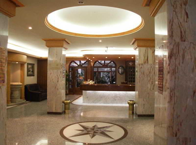 Hotel Victoria Linares  Zewnętrze zdjęcie
